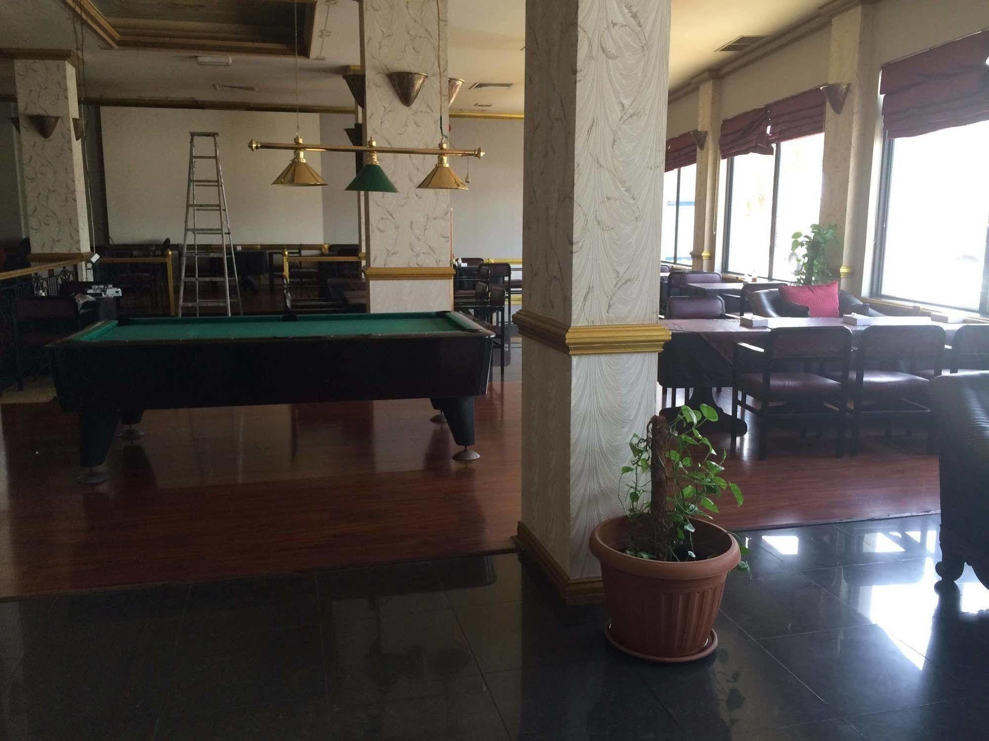 San Rock Hotel Манама Экстерьер фото